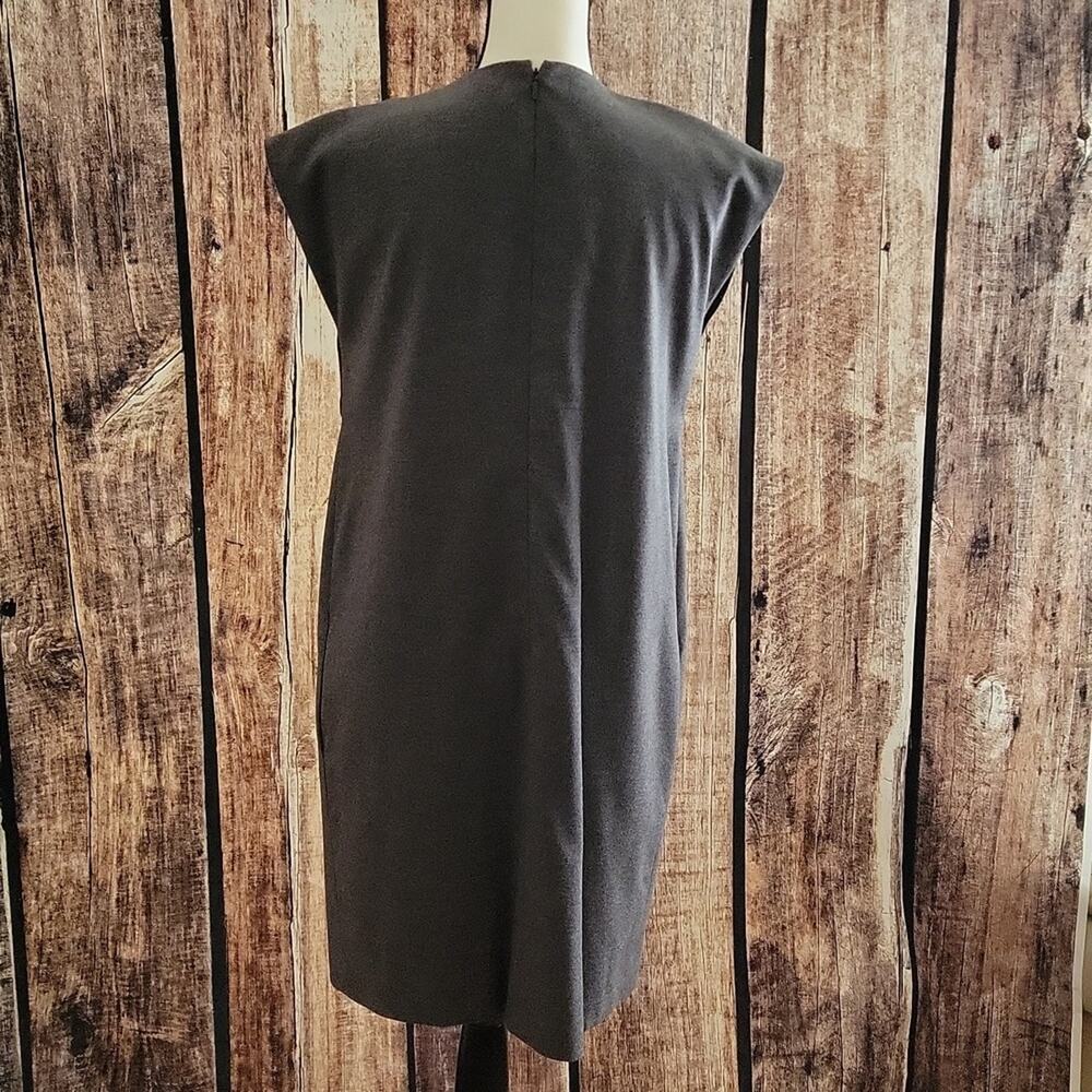 Authentic Gucci Size 44 Chic Modern Dress - Picture 4 of 8